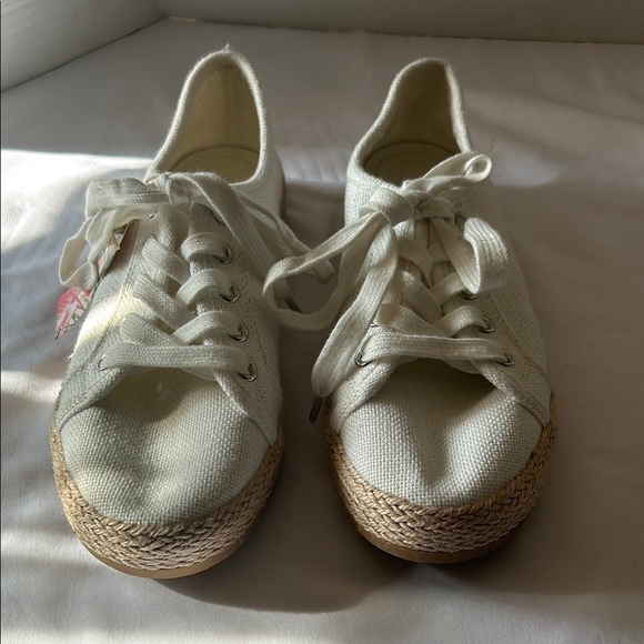 Tommy Bahama White Canvas Espadrilles - Picture 1 of 7